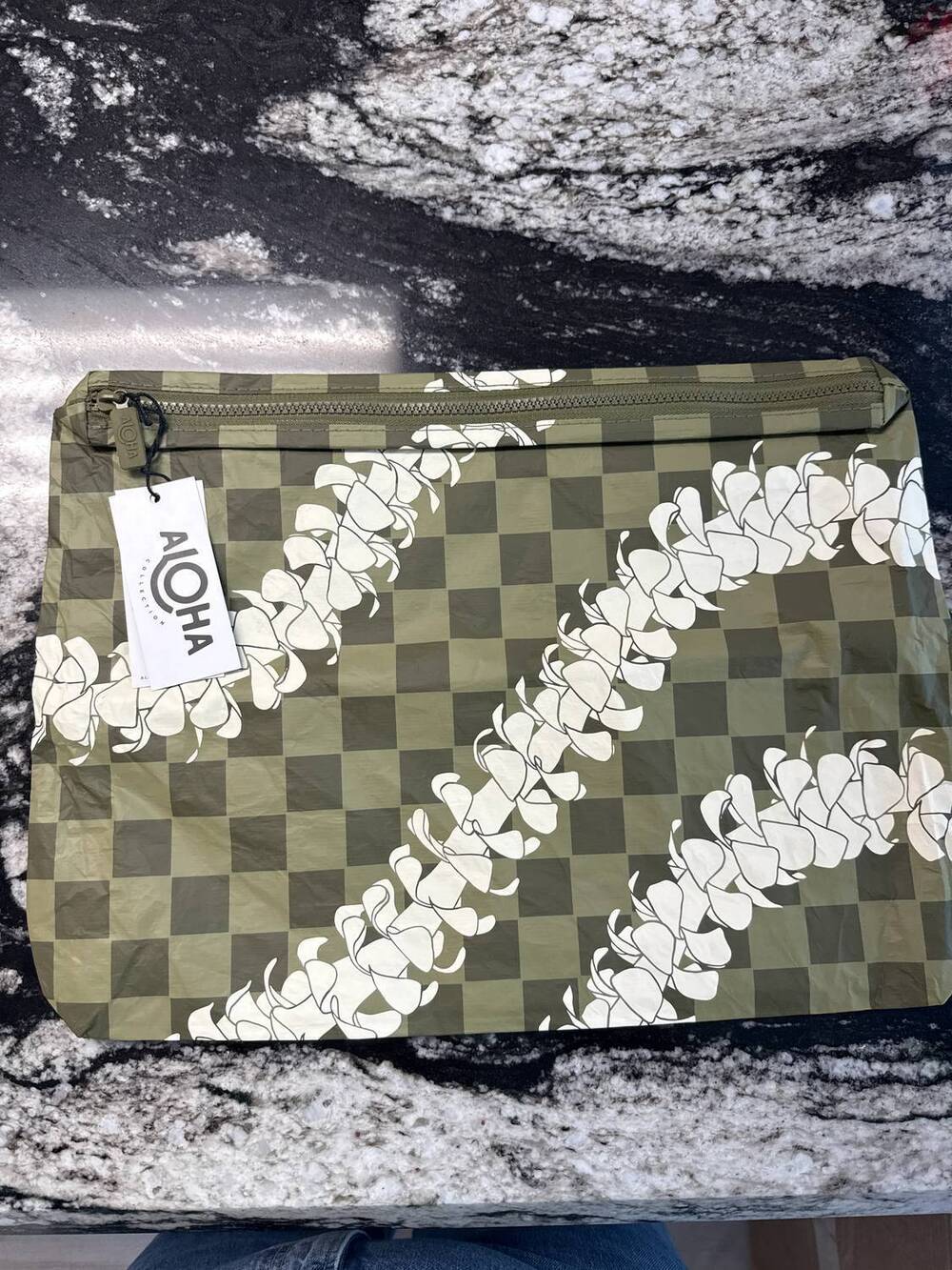NEW ALOHA COLLECTION max pouch in olive
